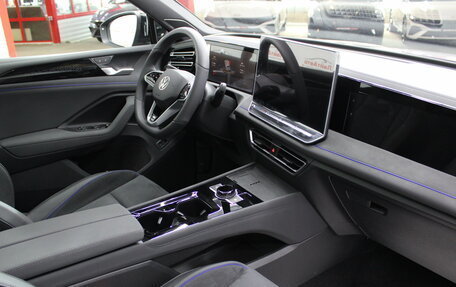 Volkswagen Tiguan, 2025 год, 4 899 000 рублей, 10 фотография