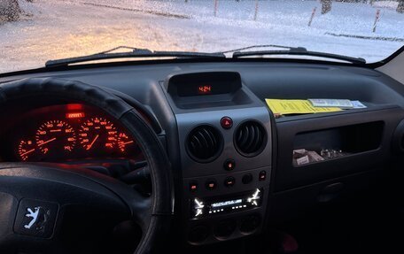 Peugeot Partner II рестайлинг 2, 2010 год, 490 000 рублей, 9 фотография