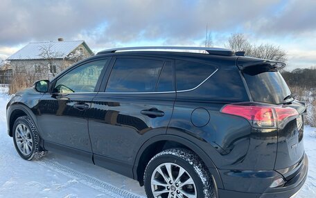 Toyota RAV4, 2015 год, 1 690 000 рублей, 14 фотография