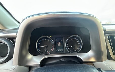 Toyota RAV4, 2015 год, 1 690 000 рублей, 23 фотография