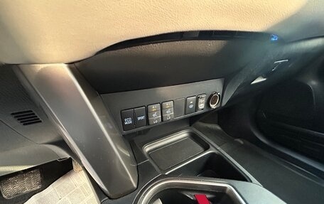 Toyota RAV4, 2015 год, 1 690 000 рублей, 24 фотография