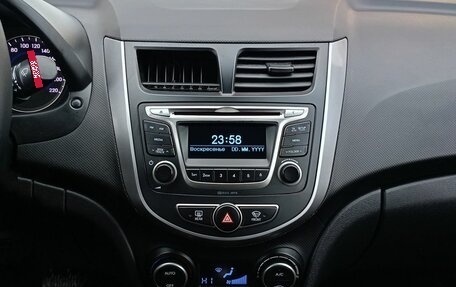 Hyundai Solaris II рестайлинг, 2015 год, 899 000 рублей, 9 фотография