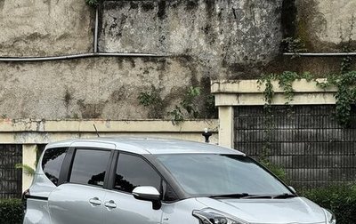 Toyota Sienta II, 2022 год, 1 370 000 рублей, 1 фотография