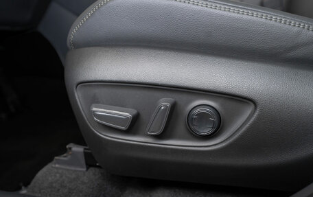 Toyota RAV4, 2025 год, 4 300 000 рублей, 19 фотография