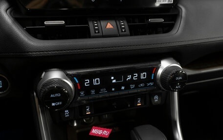 Toyota RAV4, 2025 год, 4 300 000 рублей, 21 фотография