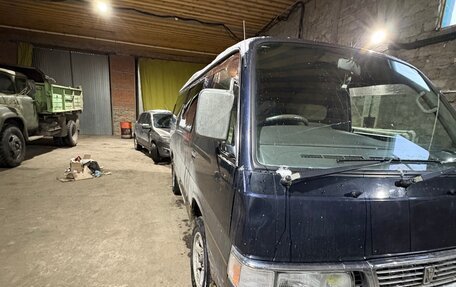 Nissan Caravan III, 2000 год, 390 000 рублей, 3 фотография