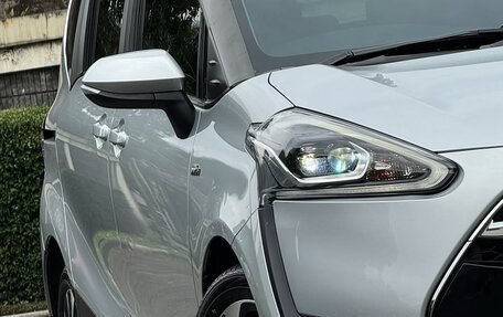 Toyota Sienta II, 2022 год, 1 370 000 рублей, 8 фотография