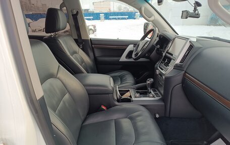 Toyota Land Cruiser 200, 2016 год, 5 300 000 рублей, 10 фотография