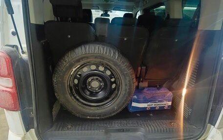 Peugeot Traveller I, 2021 год, 2 600 000 рублей, 8 фотография