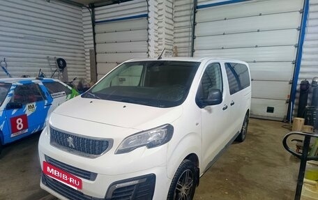 Peugeot Traveller I, 2021 год, 2 600 000 рублей, 7 фотография