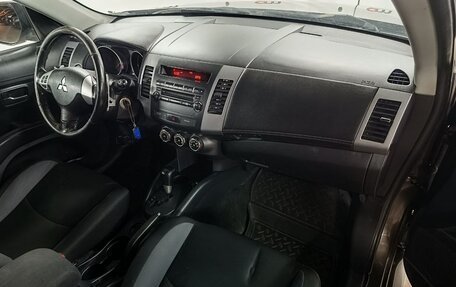 Mitsubishi Outlander III рестайлинг 3, 2011 год, 799 000 рублей, 10 фотография