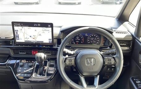 Honda Stepwgn, 2022 год, 2 215 002 рублей, 6 фотография