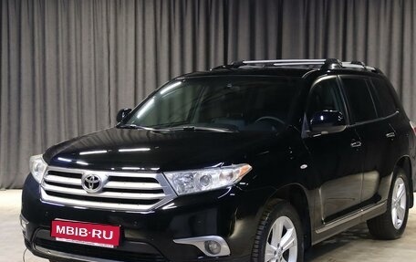 Toyota Highlander III, 2013 год, 1 799 000 рублей, 1 фотография
