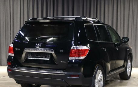 Toyota Highlander III, 2013 год, 1 799 000 рублей, 2 фотография