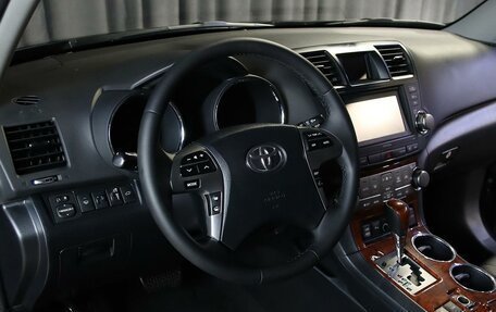 Toyota Highlander III, 2013 год, 1 799 000 рублей, 15 фотография