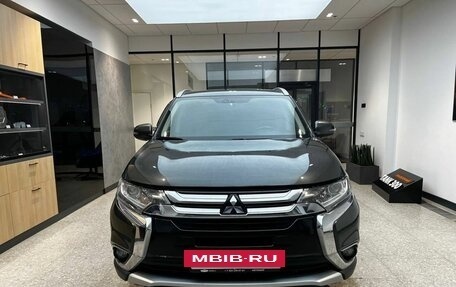 Mitsubishi Outlander III рестайлинг 3, 2017 год, 1 915 000 рублей, 2 фотография