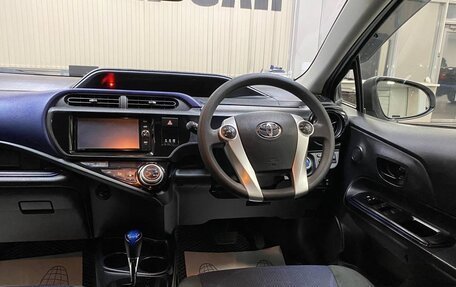 Toyota Aqua I, 2015 год, 995 000 рублей, 10 фотография