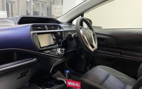 Toyota Aqua I, 2015 год, 995 000 рублей, 9 фотография