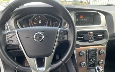 Volvo V40 Cross Country I, 2016 год, 1 850 000 рублей, 10 фотография