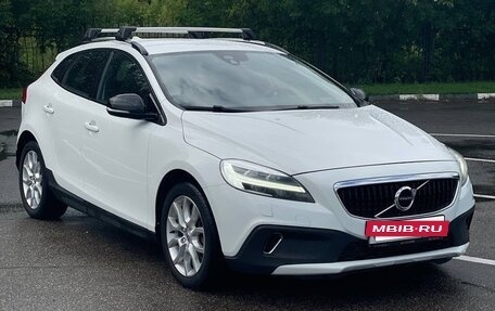 Volvo V40 Cross Country I, 2016 год, 1 850 000 рублей, 3 фотография