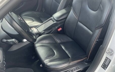 Volvo V40 Cross Country I, 2016 год, 1 850 000 рублей, 13 фотография