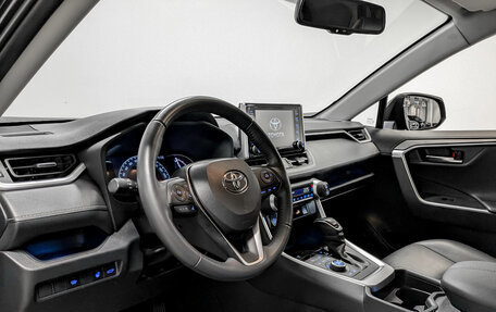 Toyota RAV4, 2021 год, 3 385 000 рублей, 17 фотография