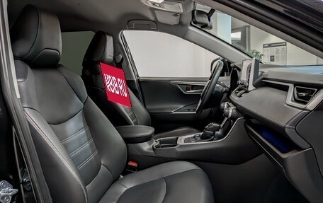 Toyota RAV4, 2021 год, 3 385 000 рублей, 25 фотография