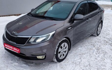 KIA Rio III рестайлинг, 2015 год, 800 000 рублей, 23 фотография