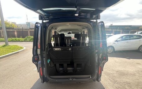 Honda Stepwgn IV, 2018 год, 2 400 000 рублей, 12 фотография