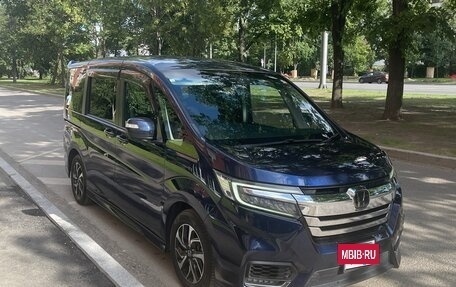 Honda Stepwgn IV, 2018 год, 2 400 000 рублей, 4 фотография