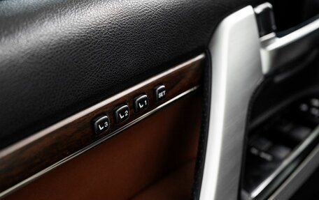 Toyota Land Cruiser 200, 2016 год, 6 180 000 рублей, 17 фотография