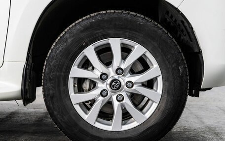 Toyota Land Cruiser 200, 2016 год, 6 180 000 рублей, 21 фотография