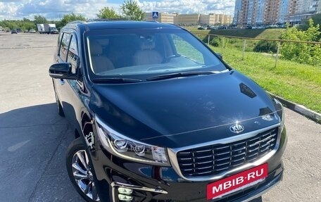 KIA Carnival III, 2019 год, 3 350 000 рублей, 2 фотография