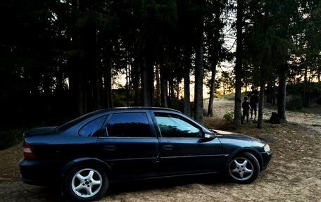 Opel Vectra B рестайлинг, 1998 год, 110 000 рублей, 1 фотография