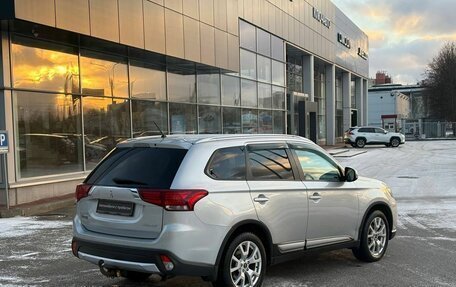 Mitsubishi Outlander III рестайлинг 3, 2015 год, 1 600 000 рублей, 8 фотография