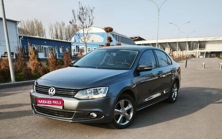 Volkswagen Jetta VI, 2013 год, 1 100 000 рублей, 1 фотография