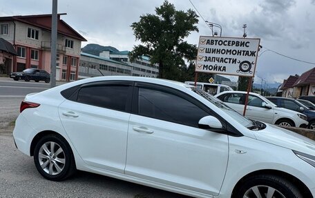 Hyundai Solaris II рестайлинг, 2018 год, 850 000 рублей, 6 фотография
