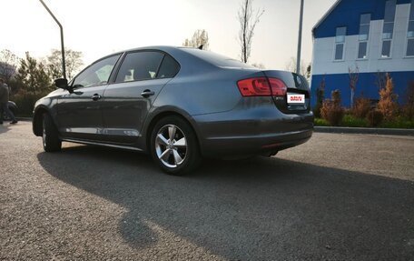Volkswagen Jetta VI, 2013 год, 1 100 000 рублей, 2 фотография