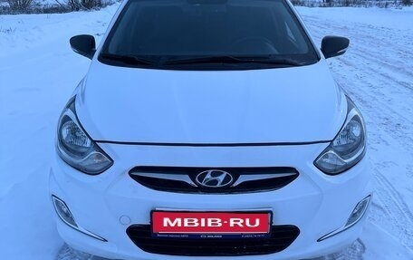 Hyundai Solaris II рестайлинг, 2012 год, 850 000 рублей, 1 фотография