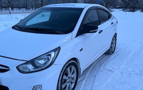 Hyundai Solaris II рестайлинг, 2012 год, 850 000 рублей, 2 фотография