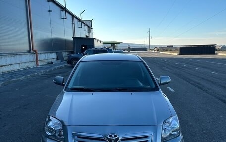 Toyota Avensis III рестайлинг, 2007 год, 620 000 рублей, 1 фотография