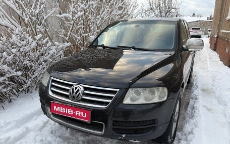 Volkswagen Touareg III, 2004 год, 680 000 рублей, 1 фотография