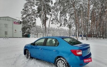 Renault Logan II, 2017 год, 750 000 рублей, 5 фотография