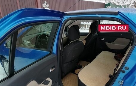 Renault Logan II, 2017 год, 750 000 рублей, 16 фотография