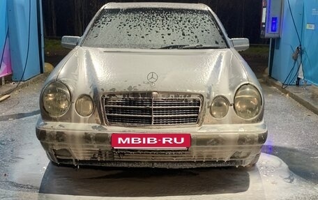 Mercedes-Benz E-Класс, 1995 год, 300 000 рублей, 2 фотография