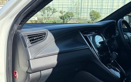 Toyota Harrier, 2019 год, 2 198 000 рублей, 13 фотография