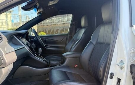 Toyota Harrier, 2019 год, 2 198 000 рублей, 12 фотография