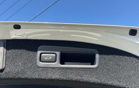 Toyota Harrier, 2019 год, 2 198 000 рублей, 20 фотография