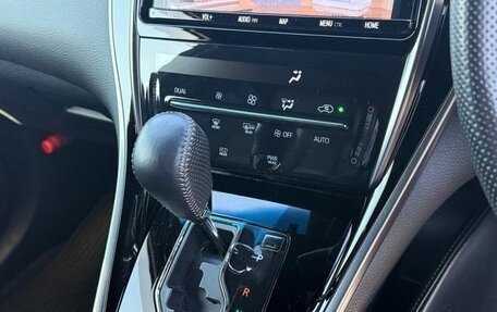 Toyota Harrier, 2019 год, 2 198 000 рублей, 27 фотография