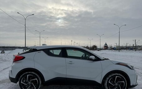 Toyota C-HR I рестайлинг, 2022 год, 2 630 000 рублей, 6 фотография